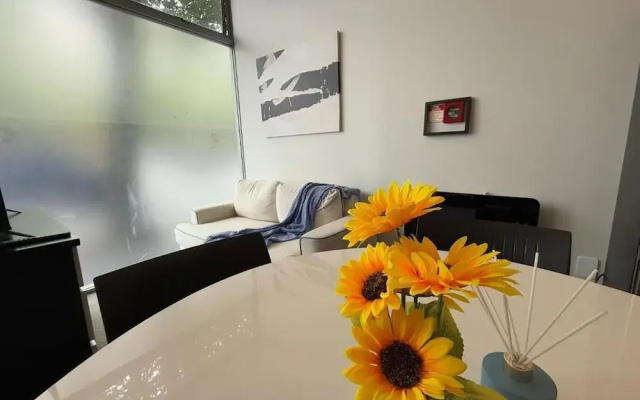 free parking 2Bed family home in AKL CBD