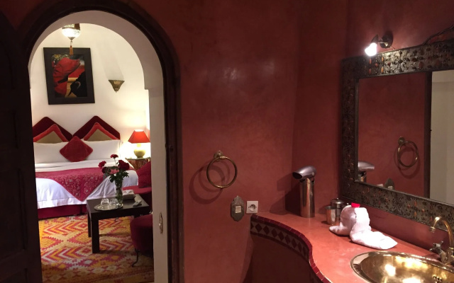 Riad Laora