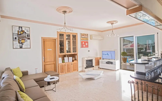 Papas Family Villa With Private Pool Wheelchair Accessible