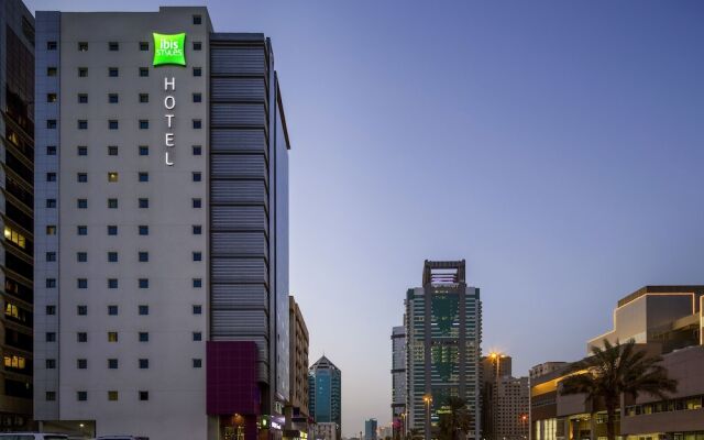 Отель ibis styles Sharjah Hotel ОАЭ, Шарджа - отзывы, цены и фото номеров - забронировать отель ibis styles Sharjah Hotel онлайн вид на фасад
