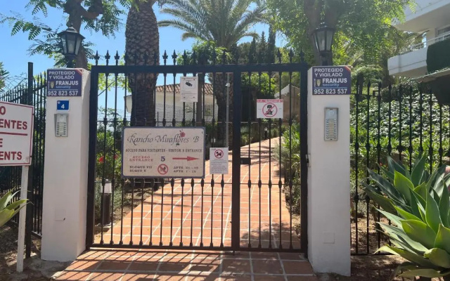 Quiet 2 bedroom apartment-Sleeps up to 6
