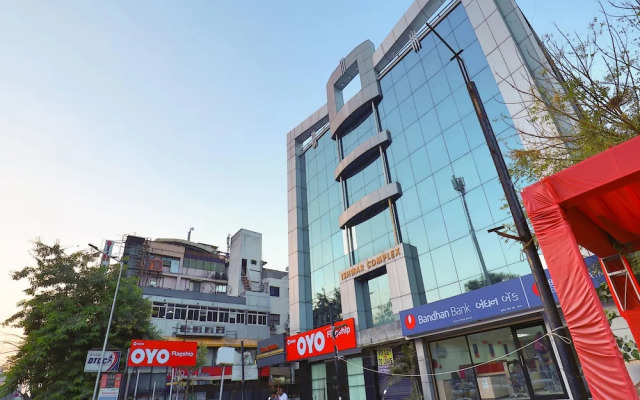 OYO Flagship 321 Vastrapur Ahmedabad
