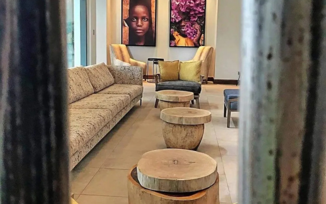 Trademark Hotel, Terrace King Twin Room in Nairobi No005