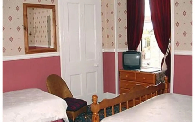 OYO Cedar Villa Guest House