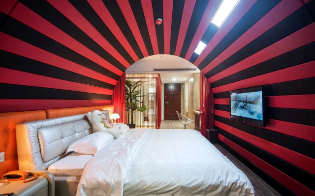 Wuhan Nine-Tailed Fox Art Hotel