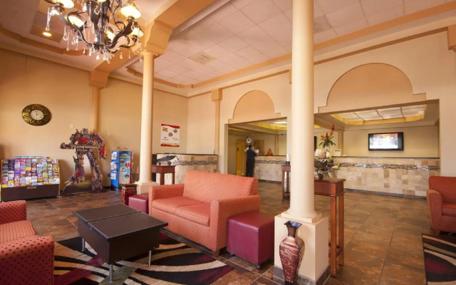 Roomba Inn & Suites - Kissimmee
