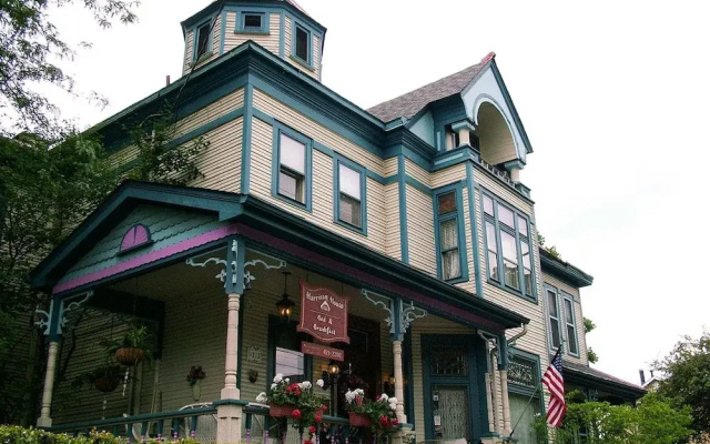 Harrison House Bed & Breakfast