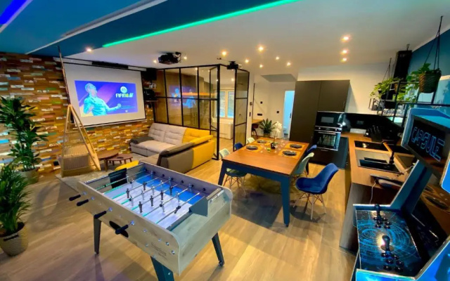 Capsule Gaming balnéo & billard & babyfoot & sauna 2 chambres