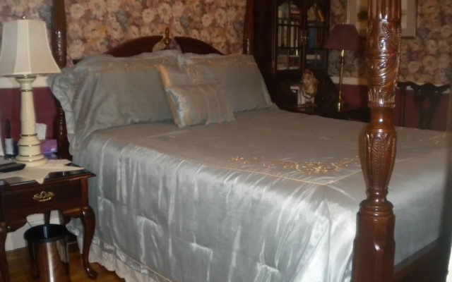 Fleetwood House Bed & Breakfast