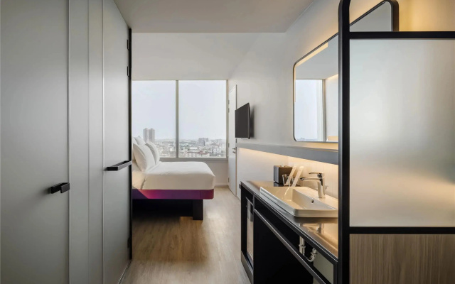 YOTEL Bangkok Sukhumvit, Select by Hilton