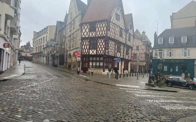 Petit F2 fonctionnel plein centre et proche gare