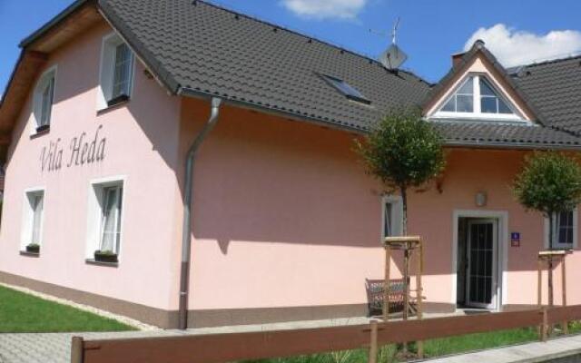 Отель Vila Heda Чехия, Франтишкови-Лазне - отзывы, цены и фото номеров - забронировать отель Vila Heda онлайн вид на фасад