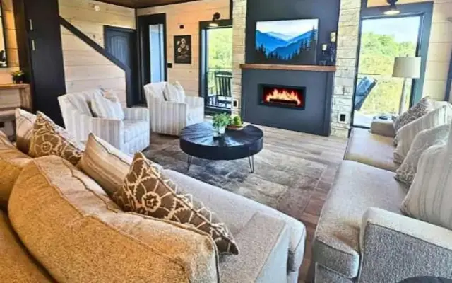 New Private Pool-6br-waterpark-mtn View-sleeps 18