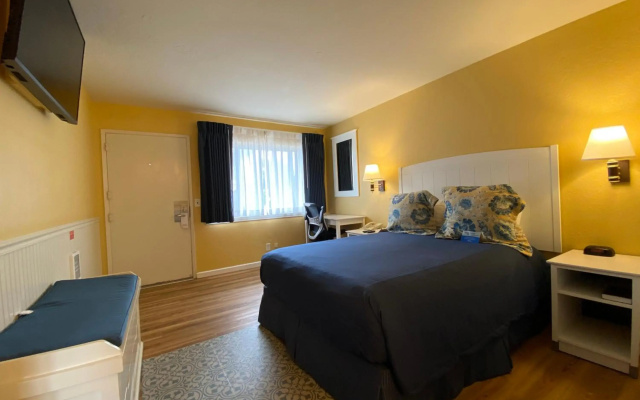 Monterey Bay Lodge