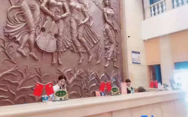 Vienna Hotel (Fuzhou Changle Zhenghe Subway Station)