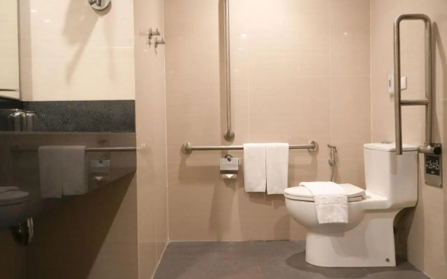 MCollection - Stay Across NAIA Terminal 3 in Newport City