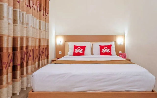 ZEN Rooms near Stasiun Kota Baru