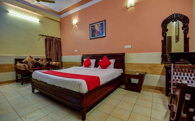 Capital O 11204 Hotel Rg Palace