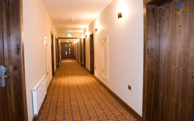 The Shirley Arms Hotel