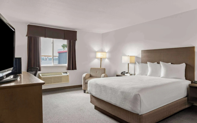 Days Inn - Steinbach