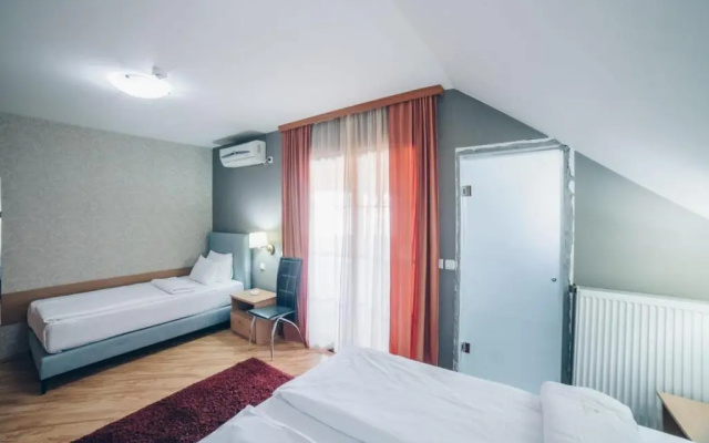 Garni Hotel Radović