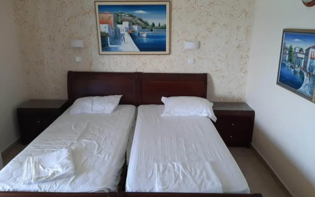 Amazing Apartment in Mpenitses With Terrace
