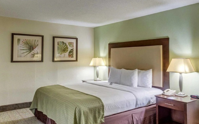 Clarion Inn & Suites Conference Center