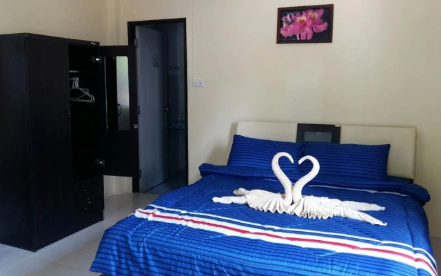Baansanook Bungalows & Pool