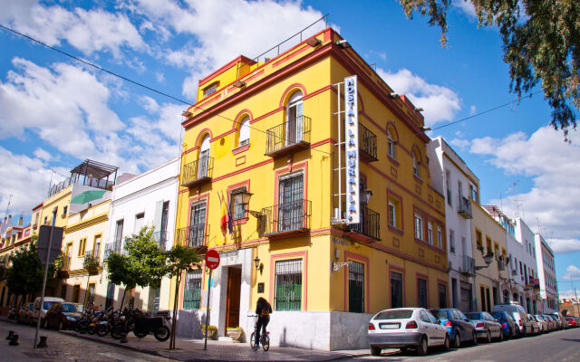 Отель Hostal La Muralla вид на фасад