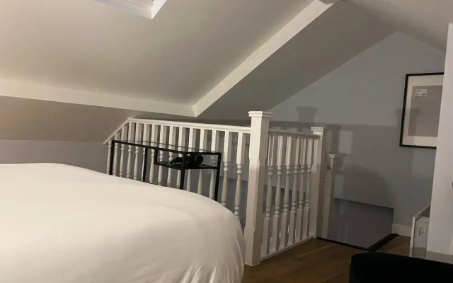 Leicester Square 1st Floor Studio