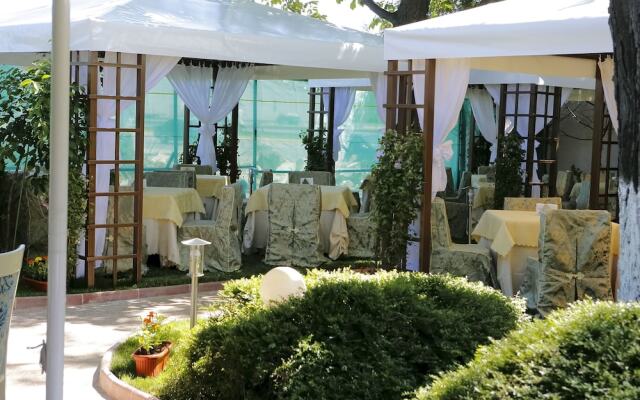 Montecito Hotel вид на фасад
