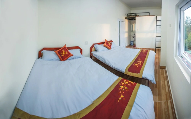 Spider Hostel