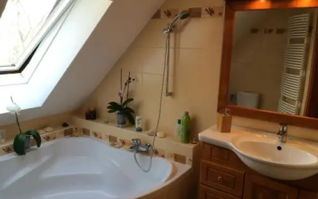 Spacious Guesthouse with Award-Winning Garden
