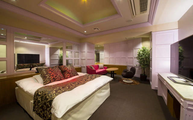 Hotel Beni West