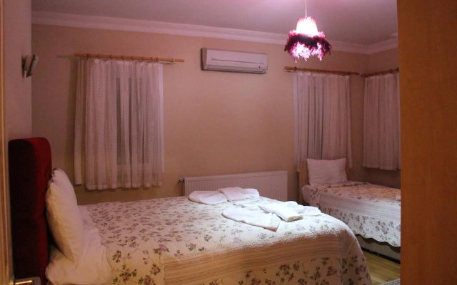 Assortie La Villa Hotel