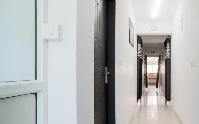 OYO 79670 Flagship Hotel Blue Tick