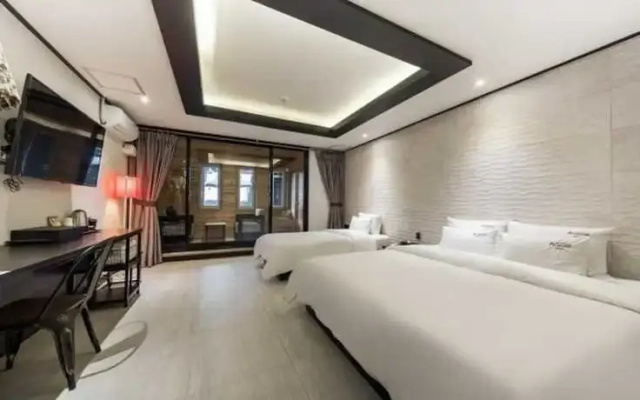 Almond Hotel Busan Gupo