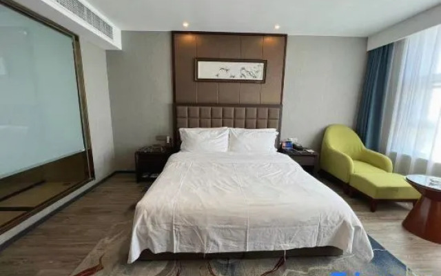 Wuyihai International Hotel (Huanghe Jiaotong College High-speed Railway Station)