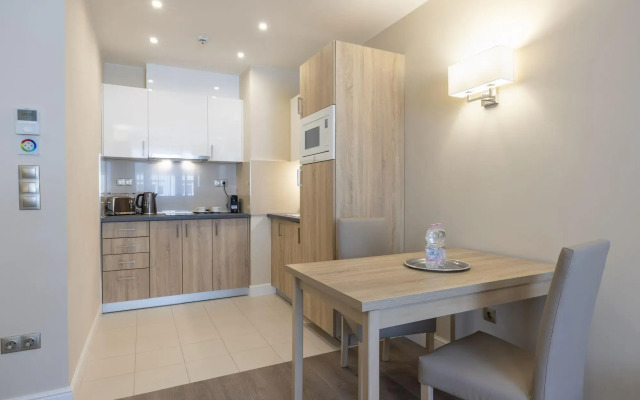 Silver Crown Hotel & Residence