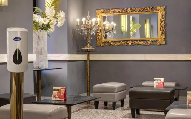 Отель Golden Tulip Rome Piram