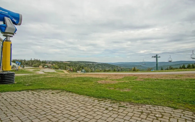 Highland House #102-104: 2br: 2 Bath