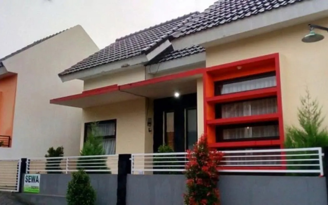 The Batu Villas No 10 near Museum Angkut