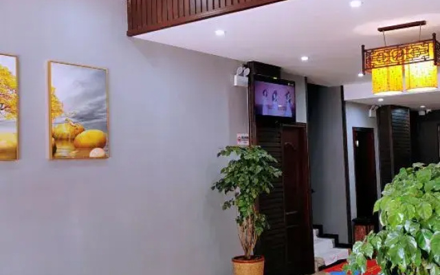 Anning Hezhong Express Hotel
