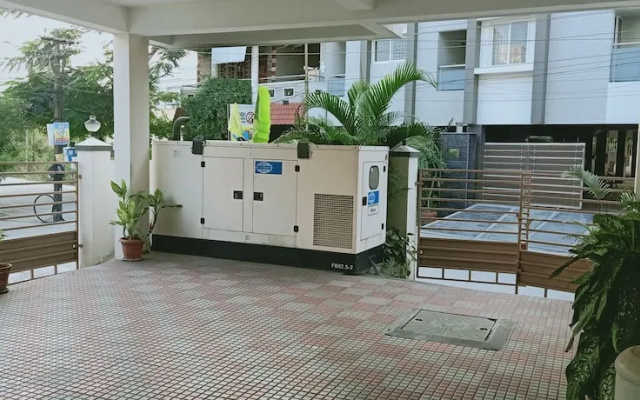 R Hotel - Manapakkam