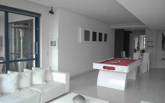 Stunning 2 Bedroom Apartment