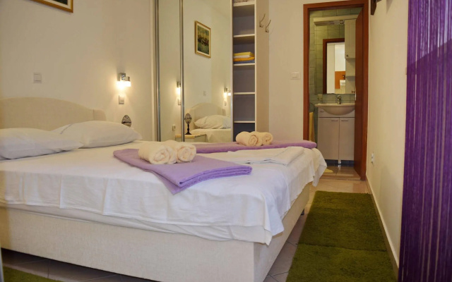 Jele Rooms
