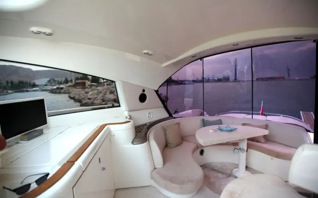 Ekimbey Yatch
