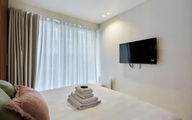 Magnificent Apartment With AC - Center of Paris