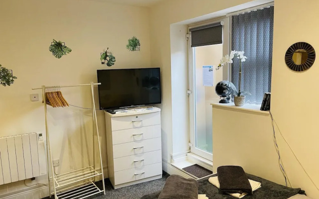 Hidden Hot Tub Retreat Apartment in Nottingham