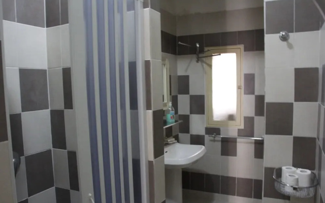 1 bed in Basic 6 Bed Female Room Share Bathroom - Campus Accommodation